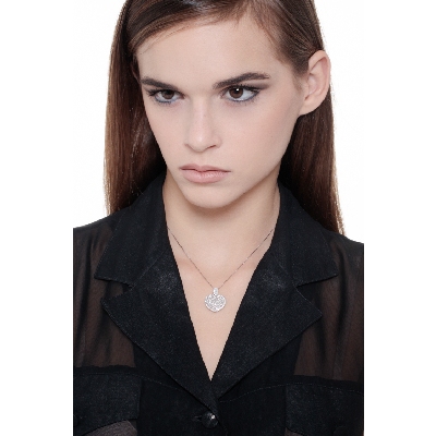 Halskette aus 18k Weißgold mit Diamant-Herz-Anhänger