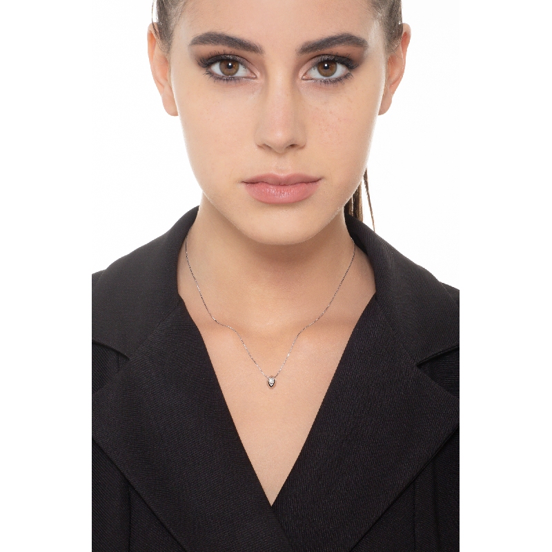 Damenkette aus Weißgold 750 mit tropfenförmigem Diamant-Anhänger