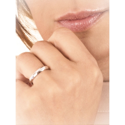 Moderner Ehering Weißgold 18 Karat