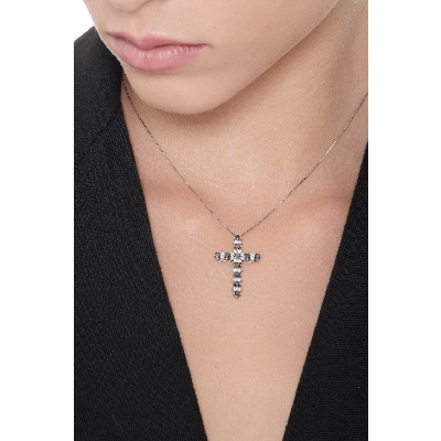 Kreuzkette aus 18k Weißgold mit schwarzen und weißen Diamanten