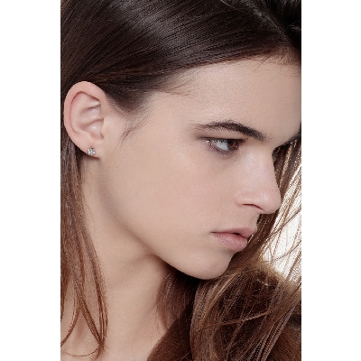 Diamanten-Ohrstecker aus 18k Weißgold mit 6 Krappen