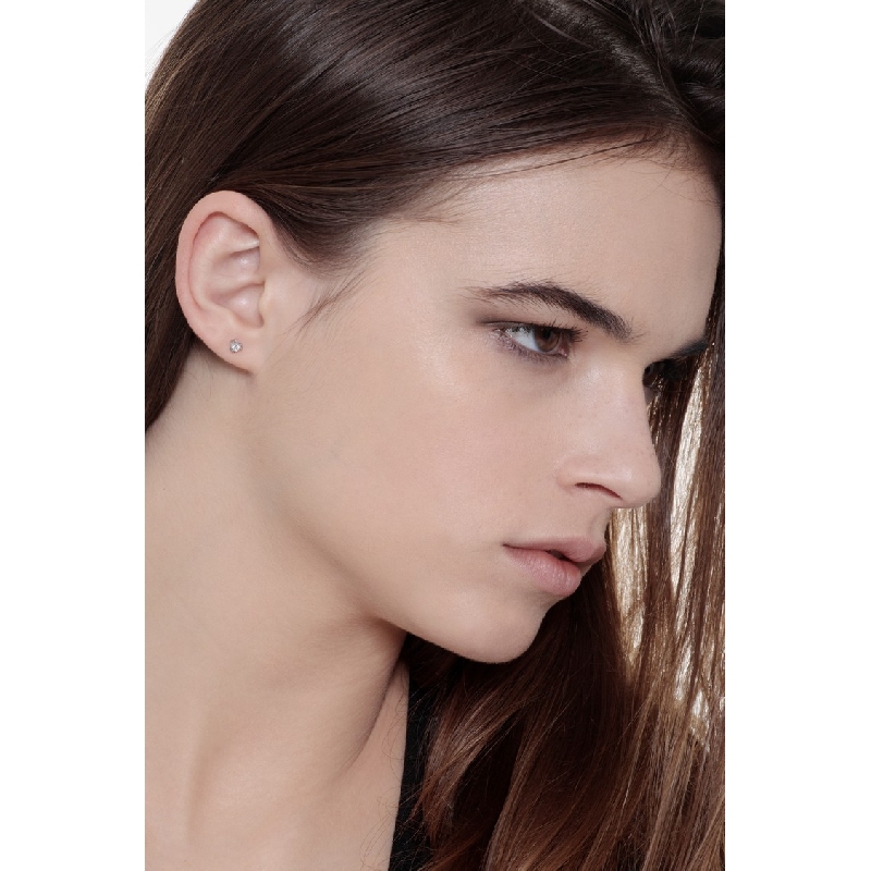 Weißgold-Ohrstecker mit einem Brillanten