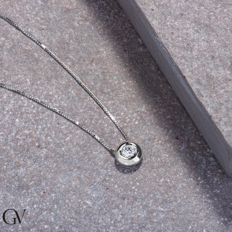 Halskette aus 18K Weißgold mit Solitär-Anhänger