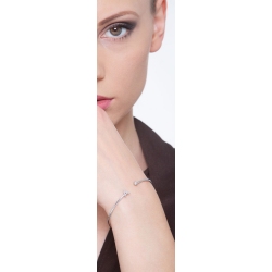 Weißgold-Armreif mit Buchstaben A aus Diamanten 2