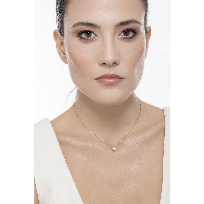 Weißgold -Damenkette mit Diamant-Anhänger