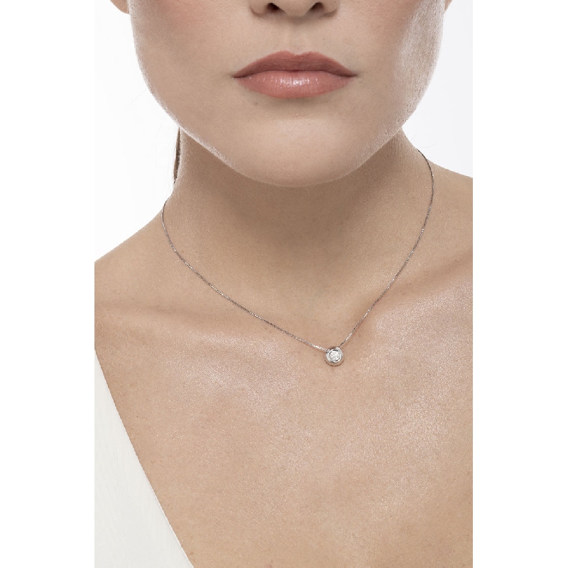 Weißgold -Damenkette mit Diamant-Anhänger