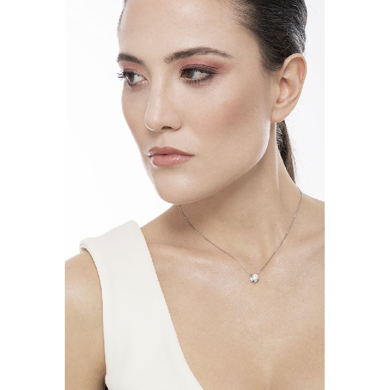 18K Weißgold-Halskette mit Diamant-Anhänger 