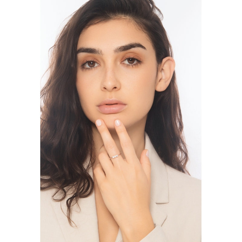 750er Weißgold Damenring mit drei Diamanten