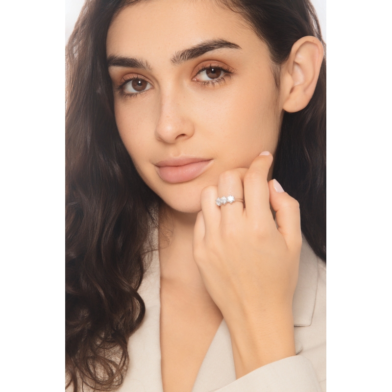 Damenring Weißgold 750 mit drei Diamanten