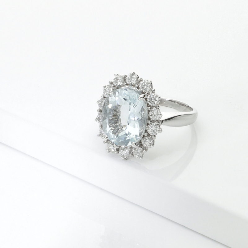 Aquamarin Weißgold Halo Ring mit Diamanten 