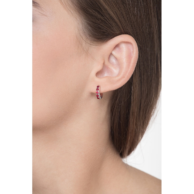 Kleine Creolen Weißgold mit  Rubinen 