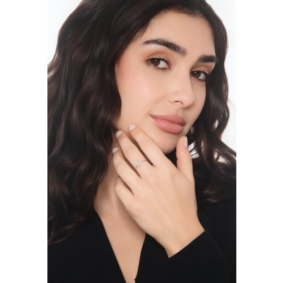 Blumenring aus 18k Weißgold mit Diamanten 