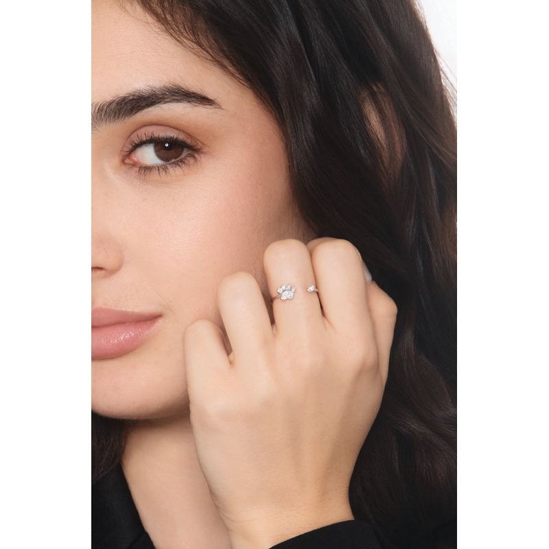 Ring mit Pfote aus 18 Karat Weißgold und Diamanten