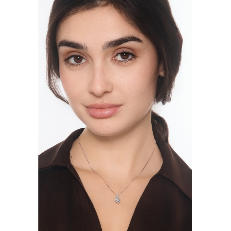 Kette aus Weißgold mit Aquamarin Anhänger