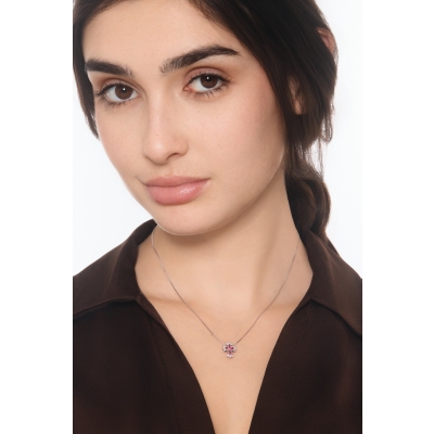 18k Weißgold mit Kreuzanhänger aus Diamanten und Rubinen 