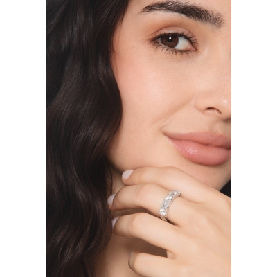 Weißgold 750 Ring mit fünf Diamanten 2 Karat