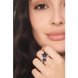 Weißgold 18 Karat Blumenring mit Saphir blau und Diamanten 2