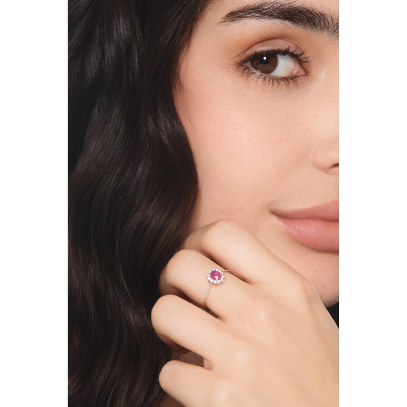 Halo Ring Weissgold Rubin und Diamanten