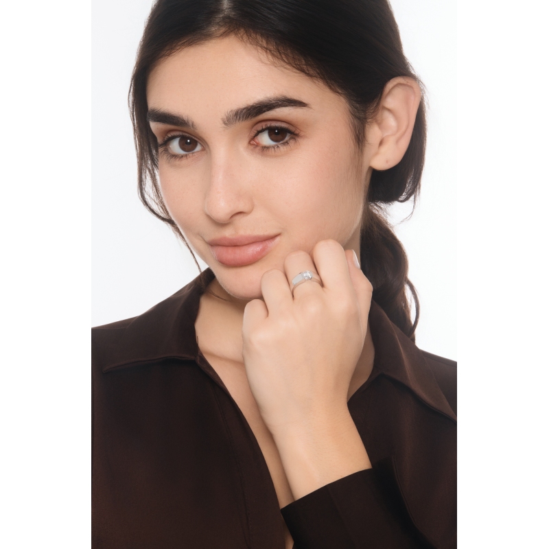 Verlobungsring mit Diamant 0,90 kt in einer Spannfassung