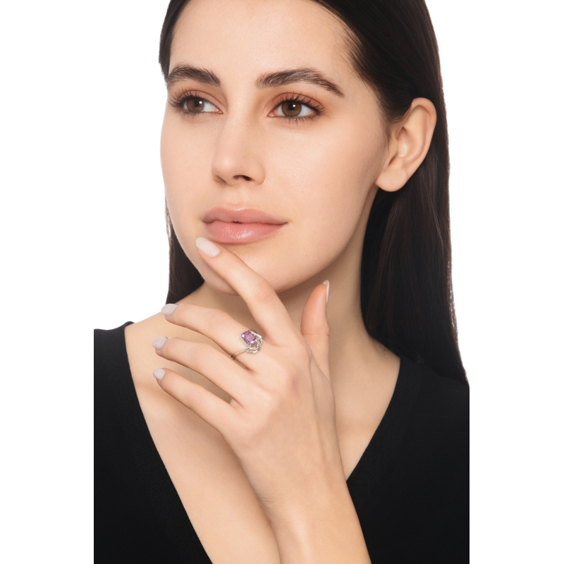 Weißgoldring mit Amethyst und Brillanten  