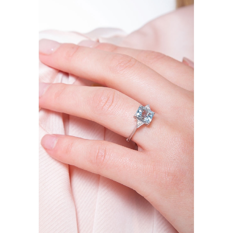 Aquamarin Ring mit Diamanten Weißgold