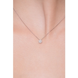 Kette aus Weißgold mit Blumenanhänger  2