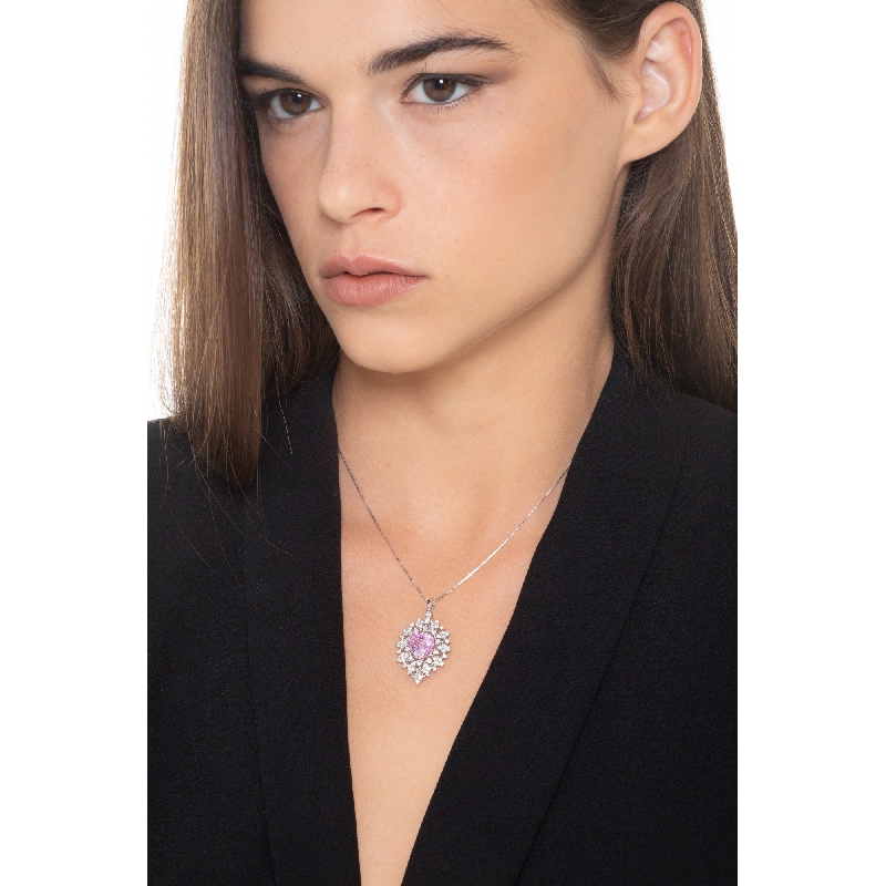 Saphir Anhänger mit Diamanten Weißgold Kette