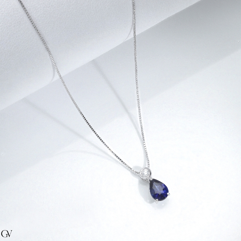 18K Weißgold-Halskette mit blauem Saphir-Anhänger  