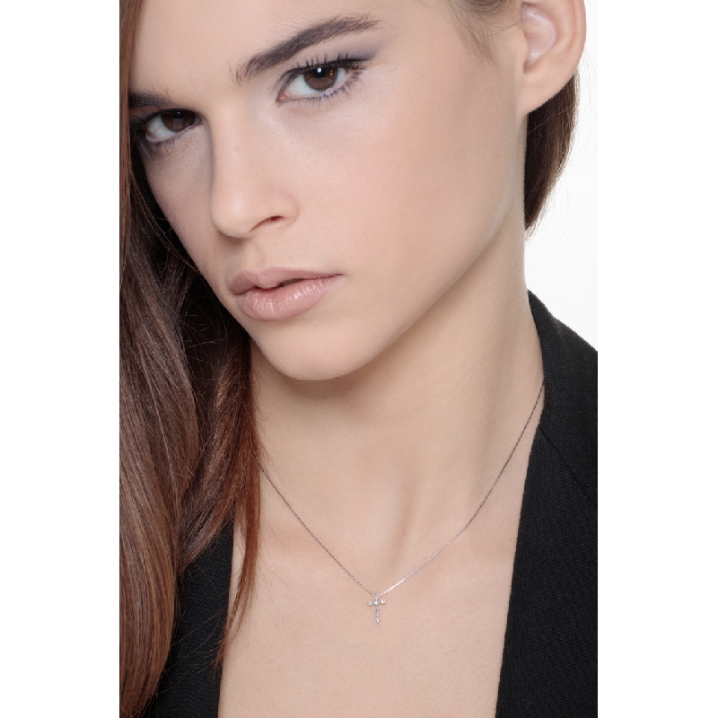 18K Weißgold Kette mit Kreuzanhänger aus Diamanten       