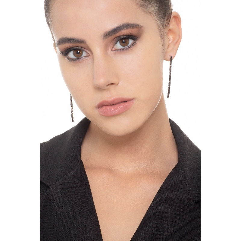 Ohrhänger aus Weißgold mit schwarzen Diamanten