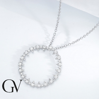 Weißgold-Kette mit Diamantkreis-Anhänger 