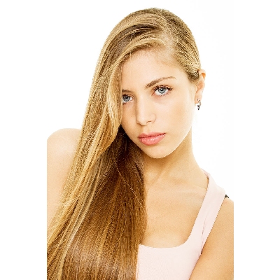 Weißgold Ohrringe mit Diamanten und blauen Saphiren