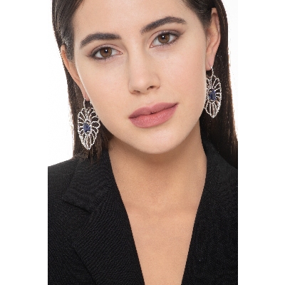 Weißgold Ohrhäger mit Diamanten und blauen Saphiren