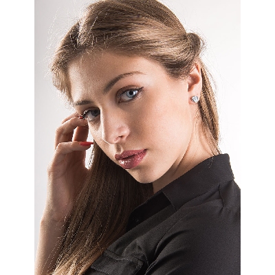 Weißgold Ohrstecker mit Diamant-Herz