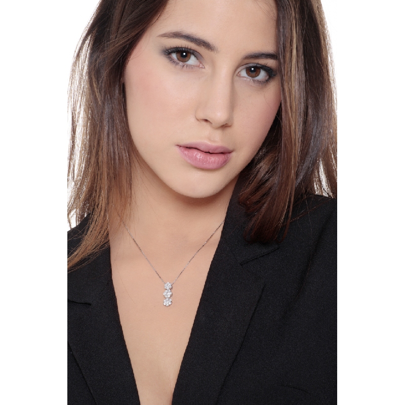 18K Weißgold Kette mit 3 Diamantanhängern 