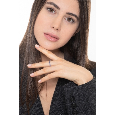 Memoire Ring Weißgold 18K mit blauen Saphiren 