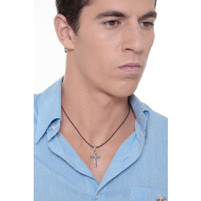 Kreuz Anhänger aus 750er Weissgold