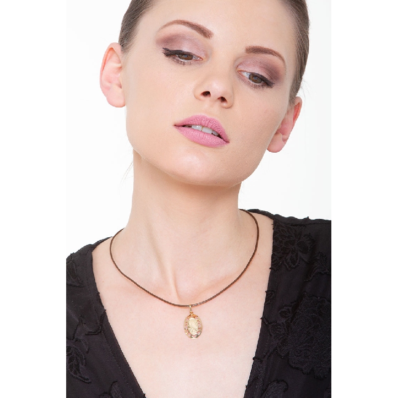 Ovale Medaille Gelbgold Madonna mit Kind