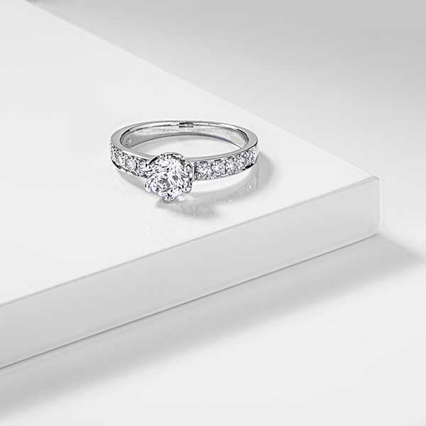 Solit&auml;r Ring mit 6-Krappen