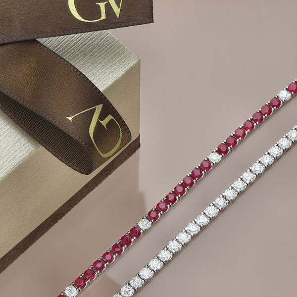 Wei&szlig;goldschmuck als Geschenk im Shop weissgold-valenza.de